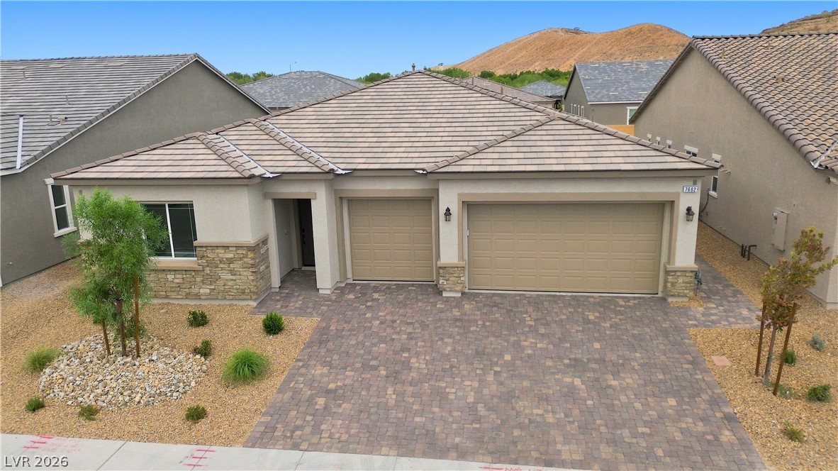7662 Desert Bleu Court Property Photo 2