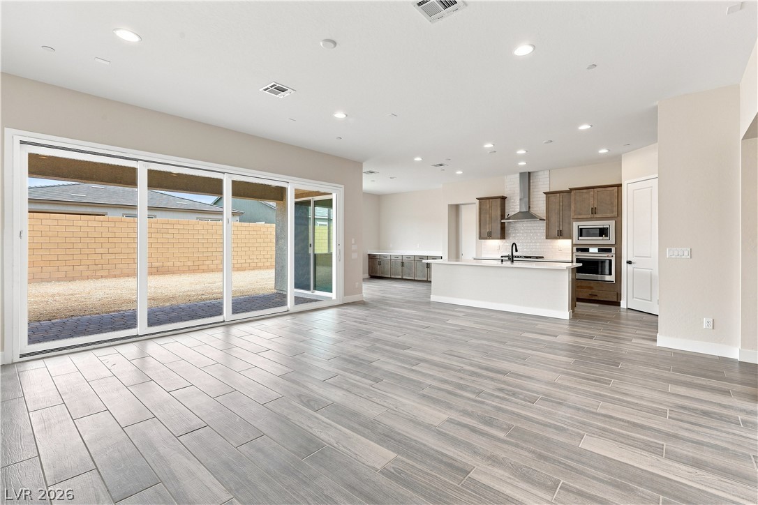 7662 Desert Bleu Court Property Photo 14