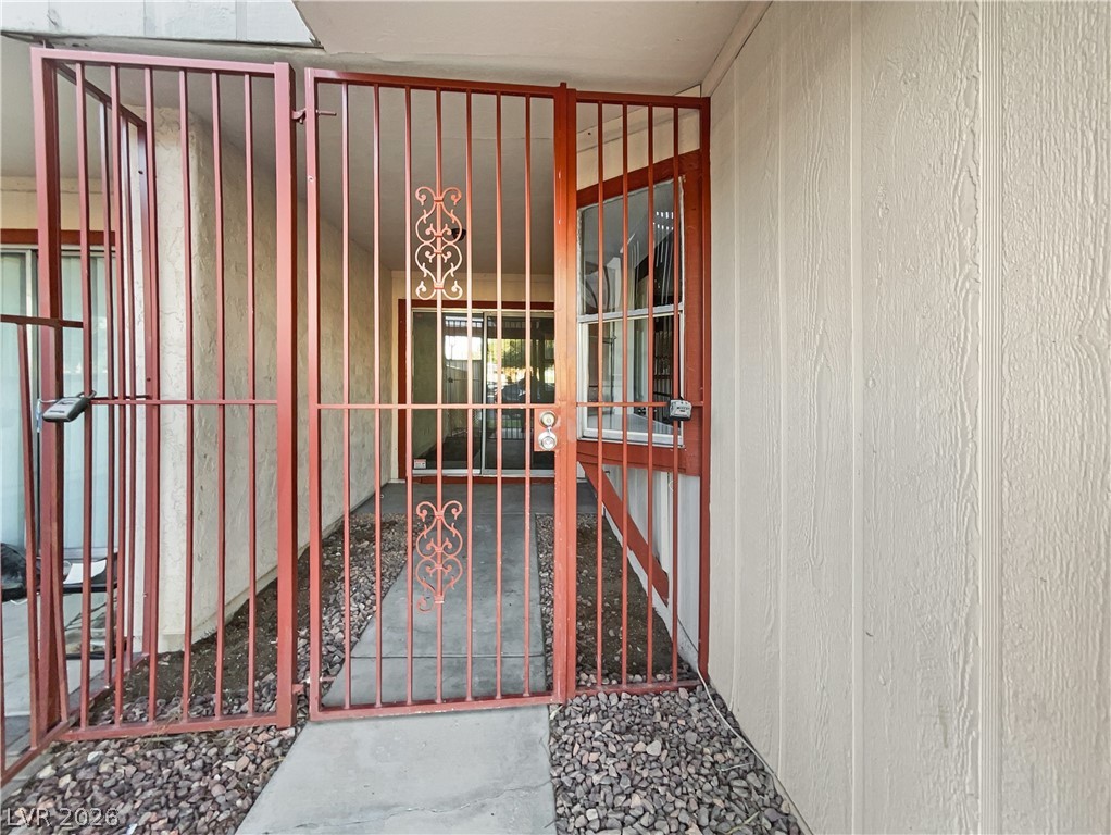401 North Lamb Boulevard B Property Photo 13