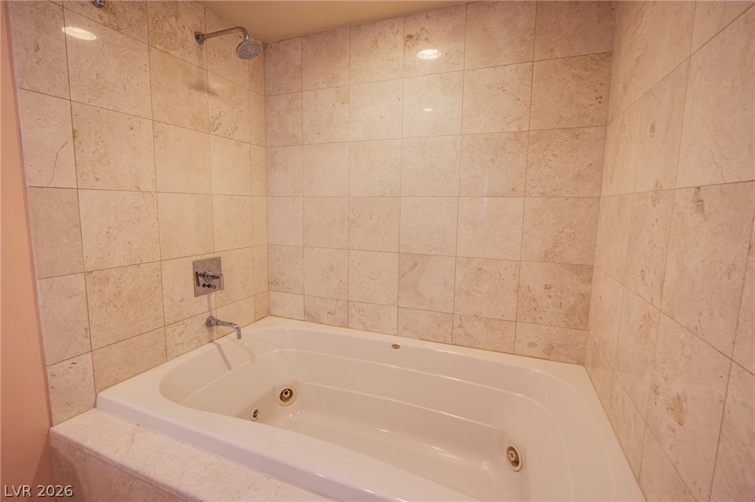 222 Karen Avenue 306 Property Photo 5
