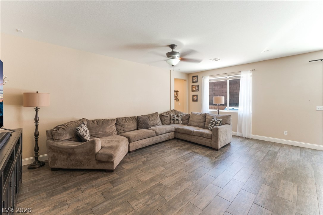 7113 Forest Heights Court Property Photo 9