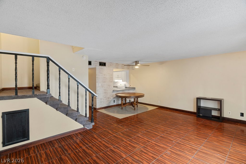 4060 Gold Coast Drive Property Photo 5