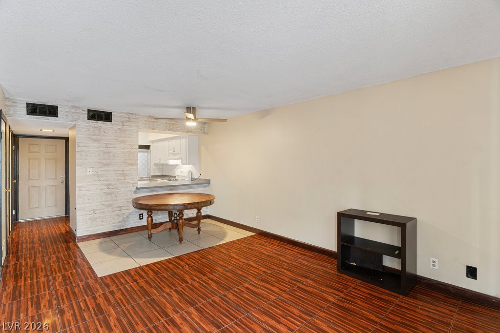 4060 Gold Coast Drive Property Photo 8