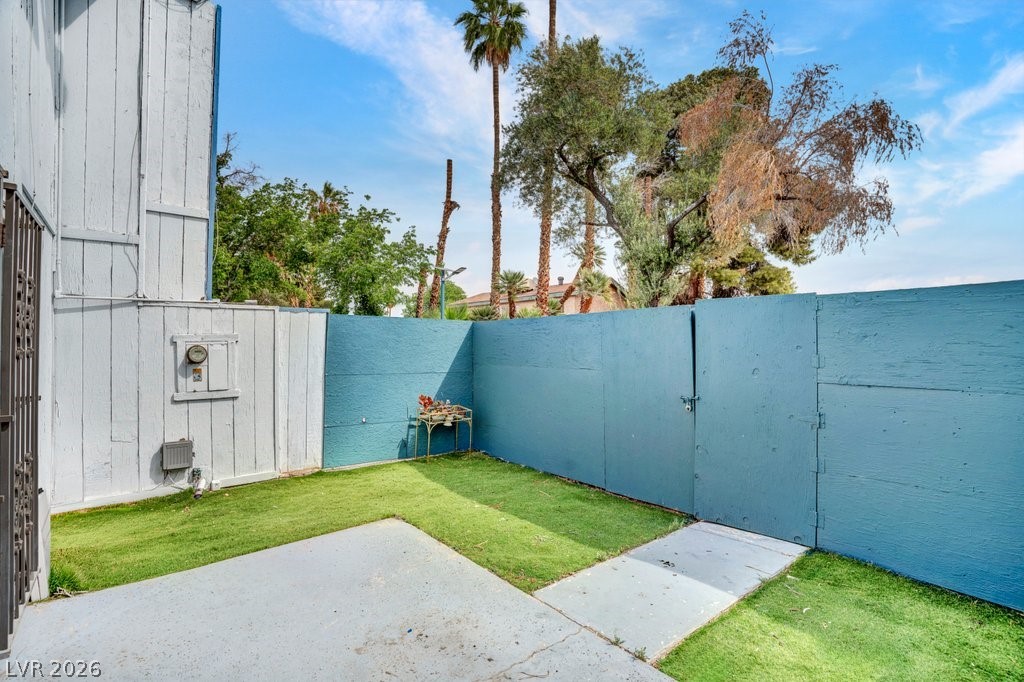 4060 Gold Coast Drive Property Photo 20