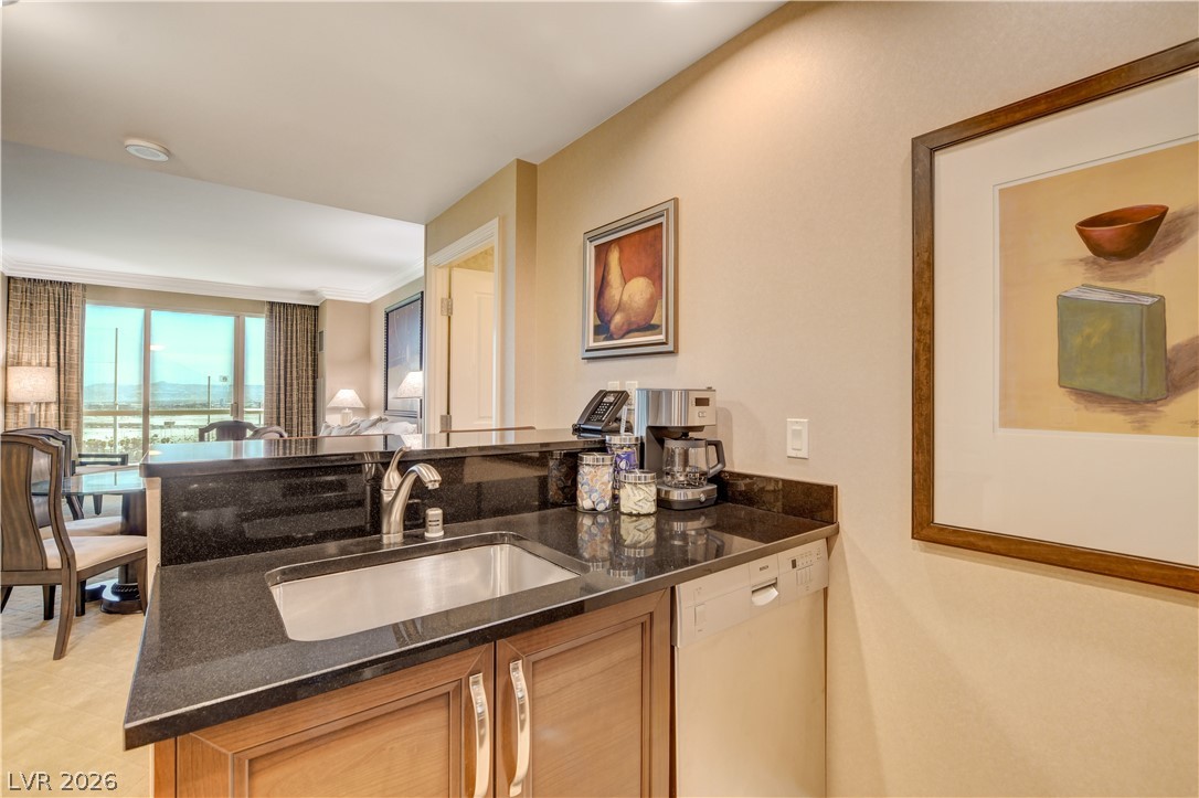 125 East Harmon Avenue 1214 Property Photo 15
