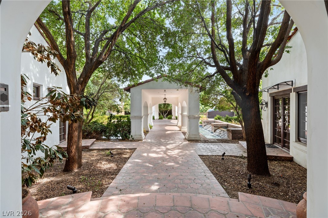 2768900 Property Photo 5