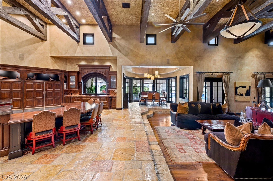 2768900 Property Photo 12