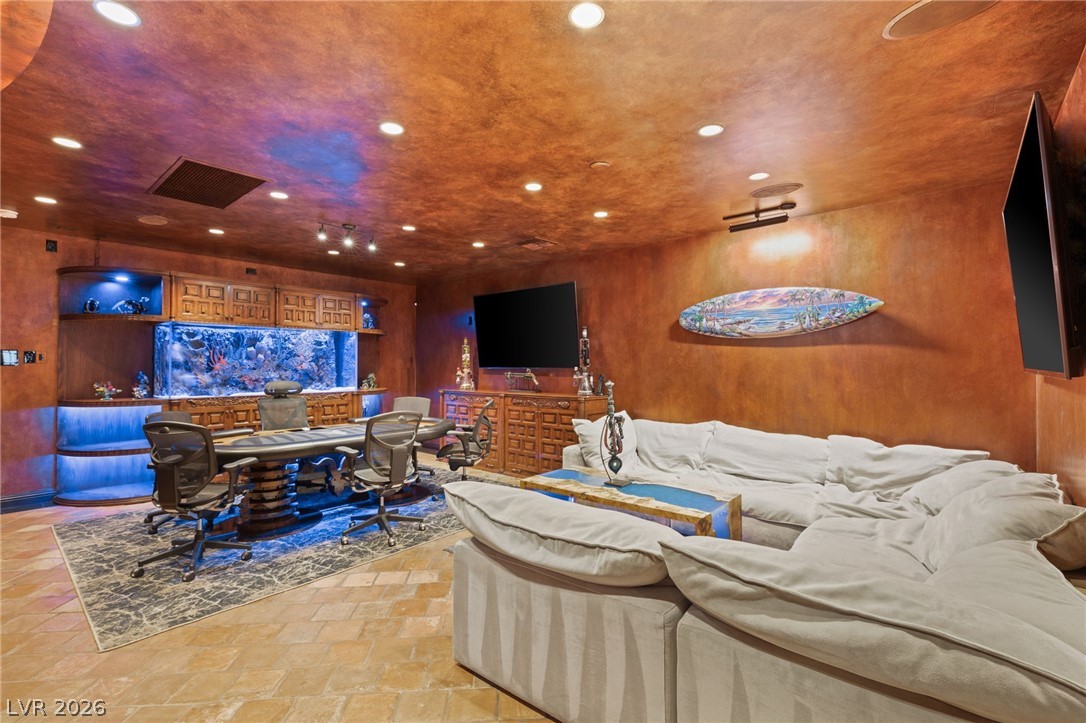 2768900 Property Photo 31