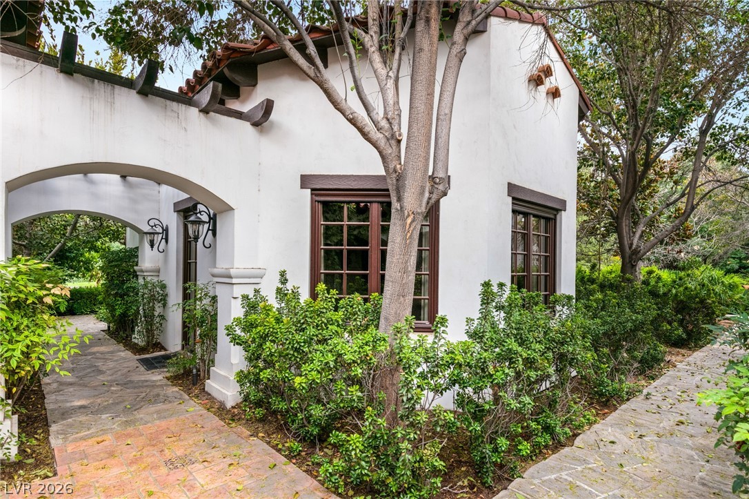 2768900 Property Photo 37