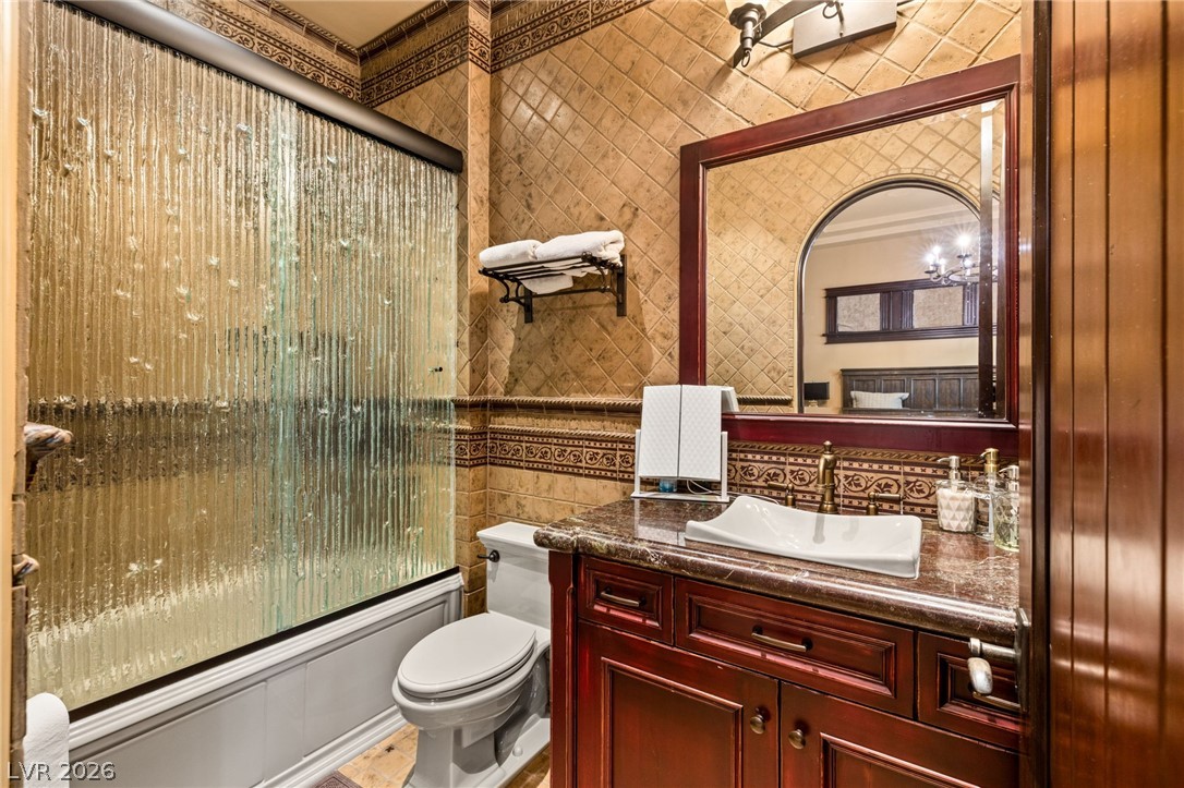 2768900 Property Photo 40