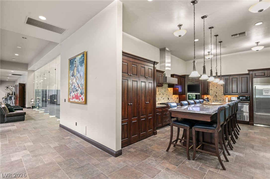2768900 Property Photo 44