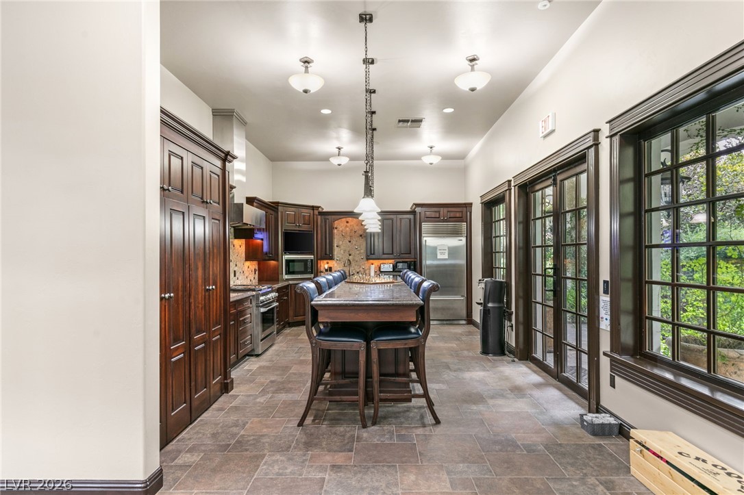 2768900 Property Photo 45