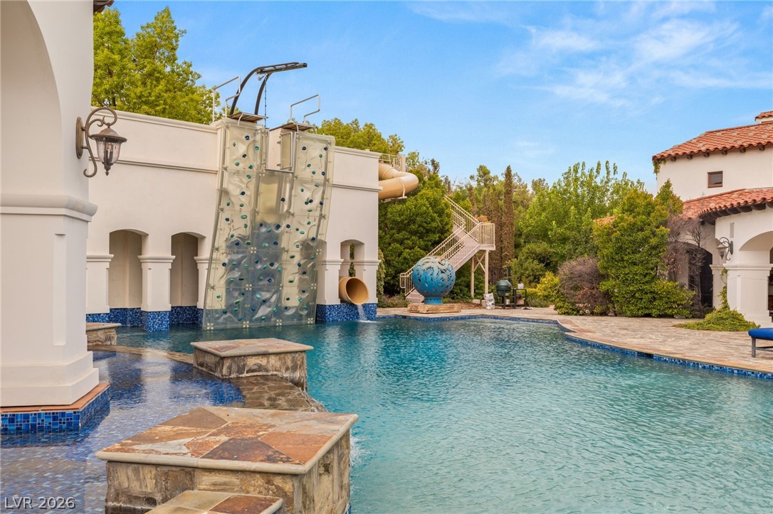 2768900 Property Photo 60