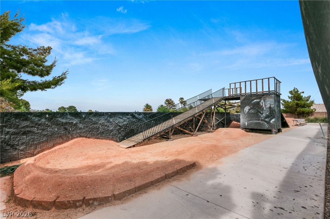 2768900 Property Photo 72