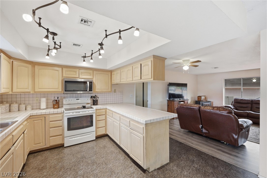4304 Ivory Circle Property Photo 8