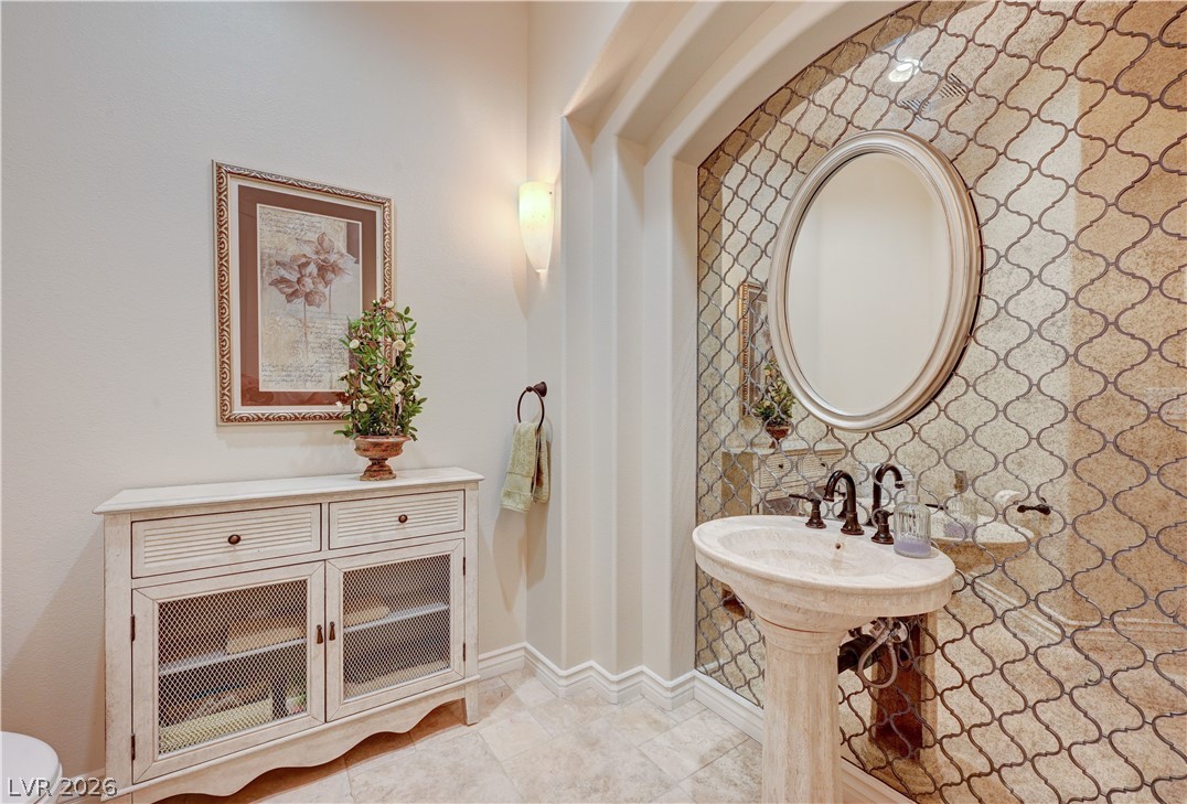 2 Camino Barcelona Place Property Photo 29