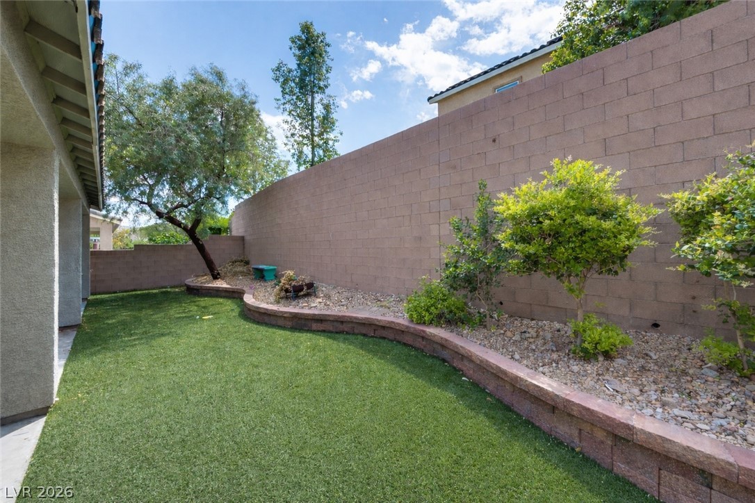 8113 Crushed Velvet Place Property Photo 7