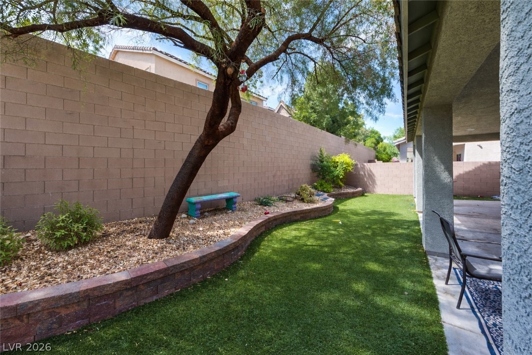 8113 Crushed Velvet Place Property Photo 8