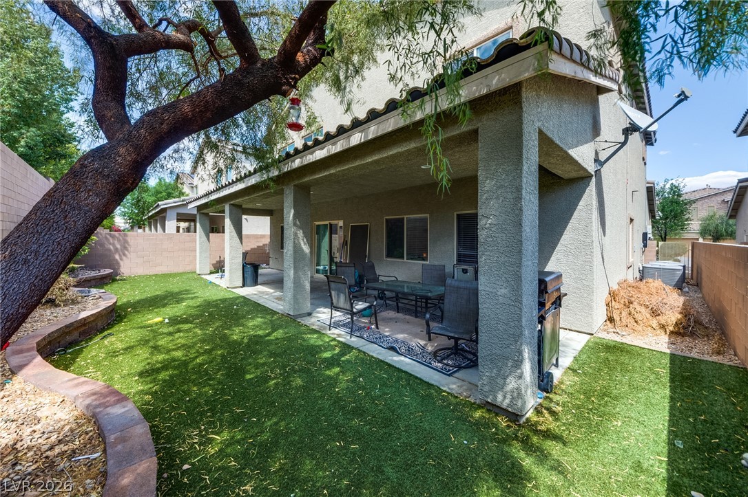 8113 Crushed Velvet Place Property Photo 10