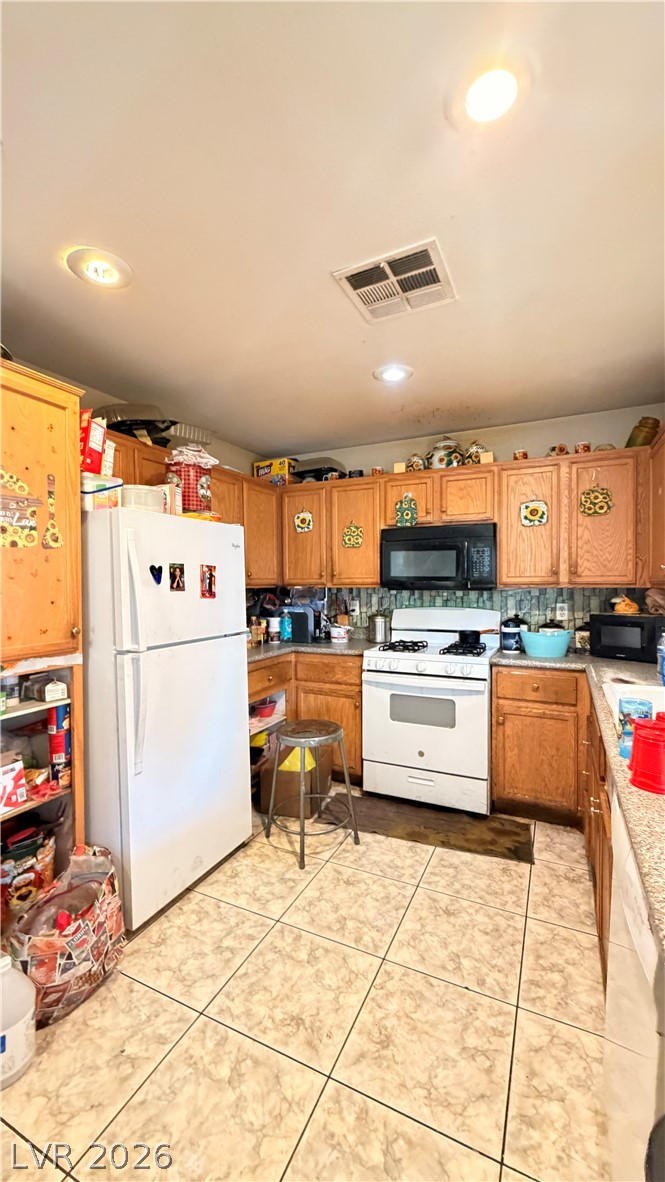 5905 Clover Canyon Lane Property Photo 6