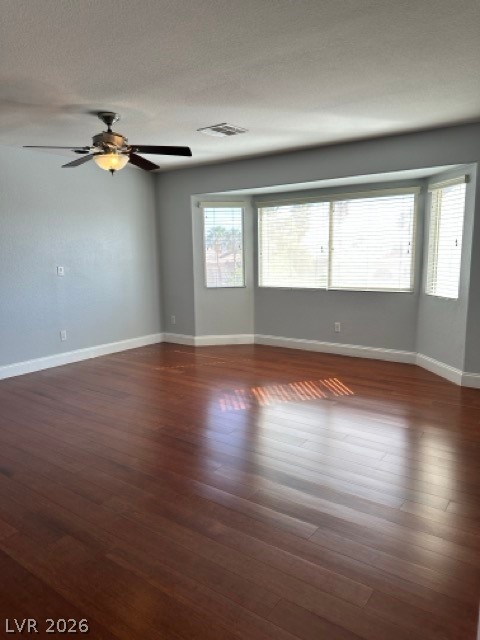 3920 Larkcrest Street Property Photo 15