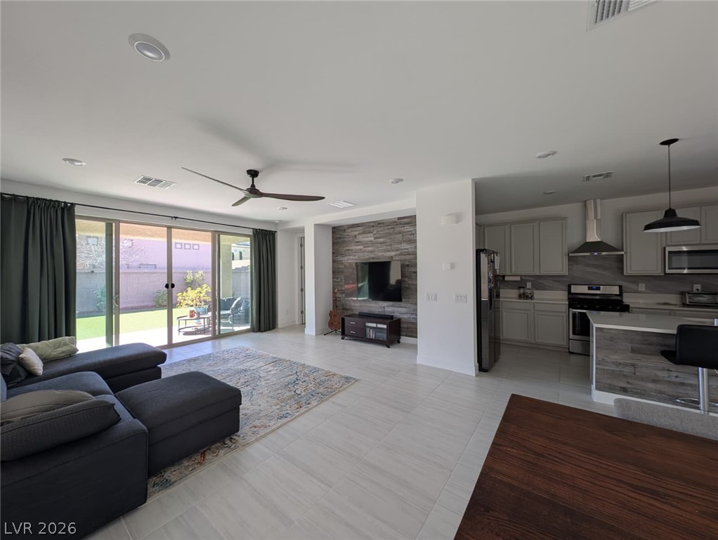 6611 Summershade Street Property Photo 25