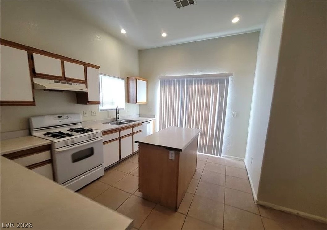 2100 Fred Brown Drive Property Photo 2