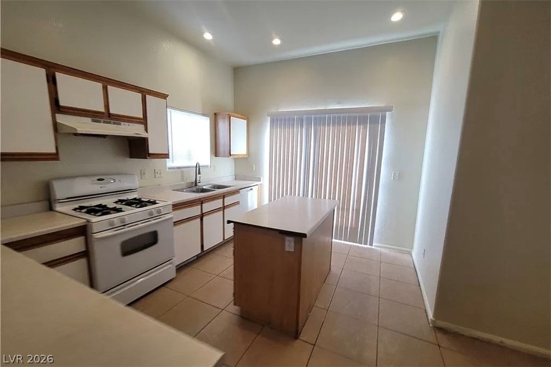 2100 Fred Brown Drive Property Photo 4