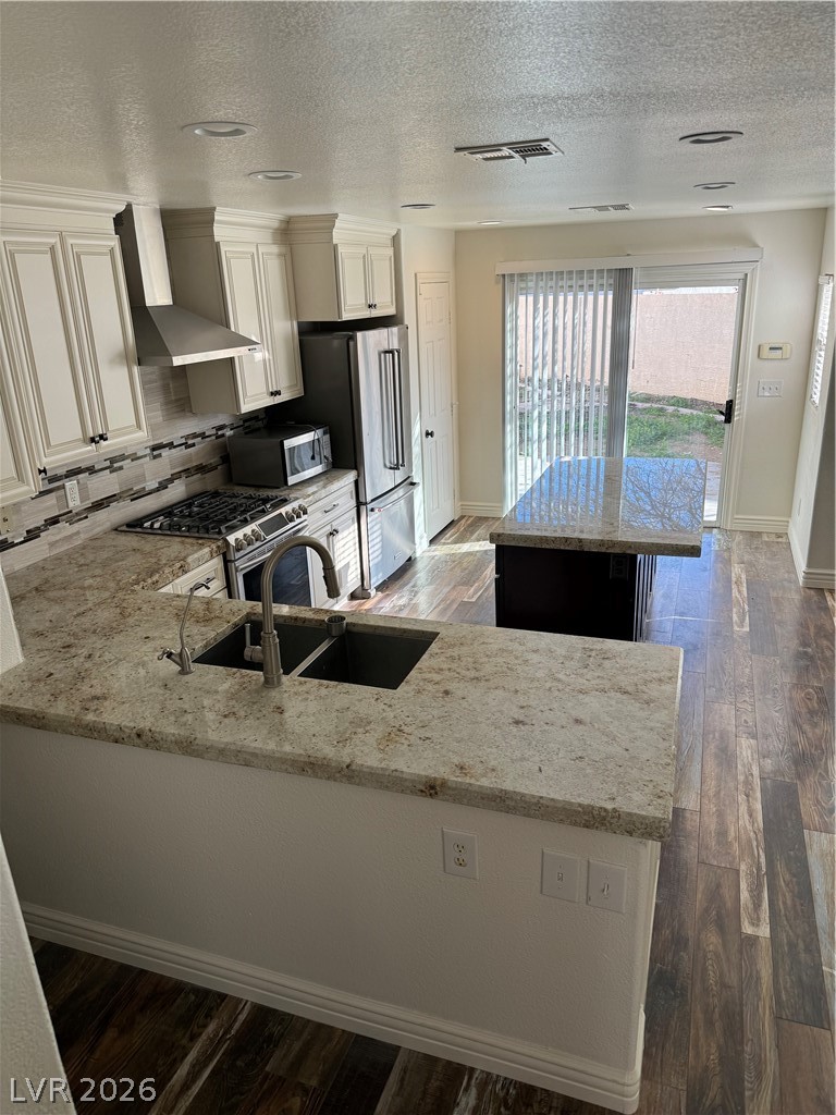10799 Flame Vine Court Property Photo 9