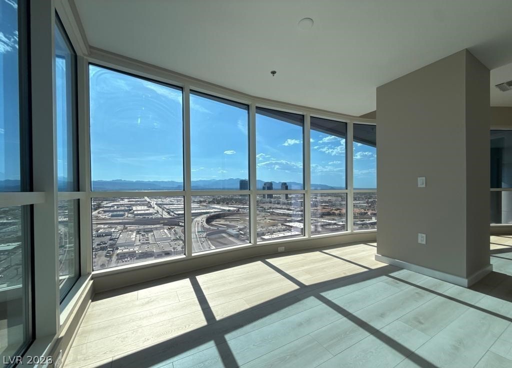 4525 Dean Martin Drive 2704 Property Photo 4