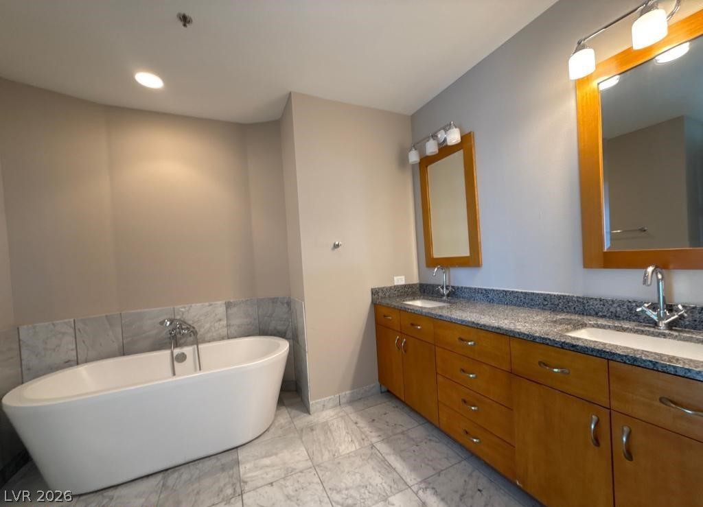 4525 Dean Martin Drive 2704 Property Photo 12