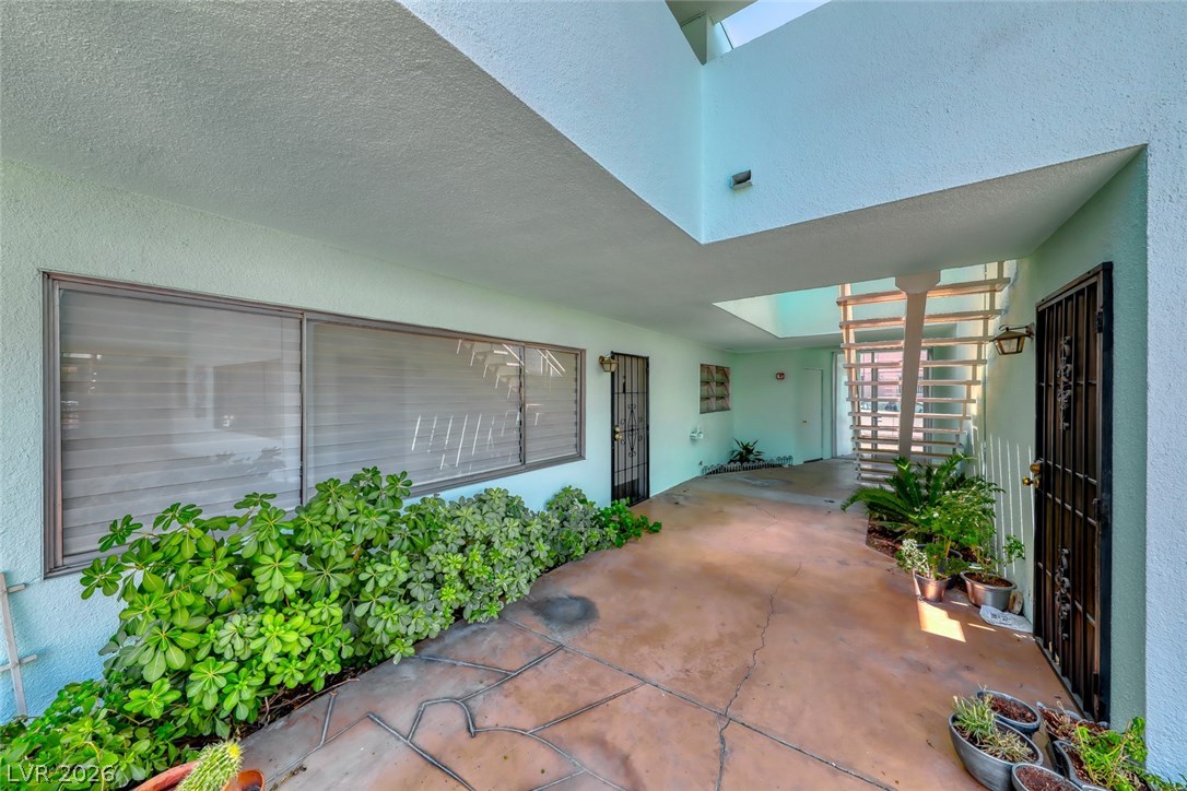 1700 Rexford Drive 104 Property Photo 17