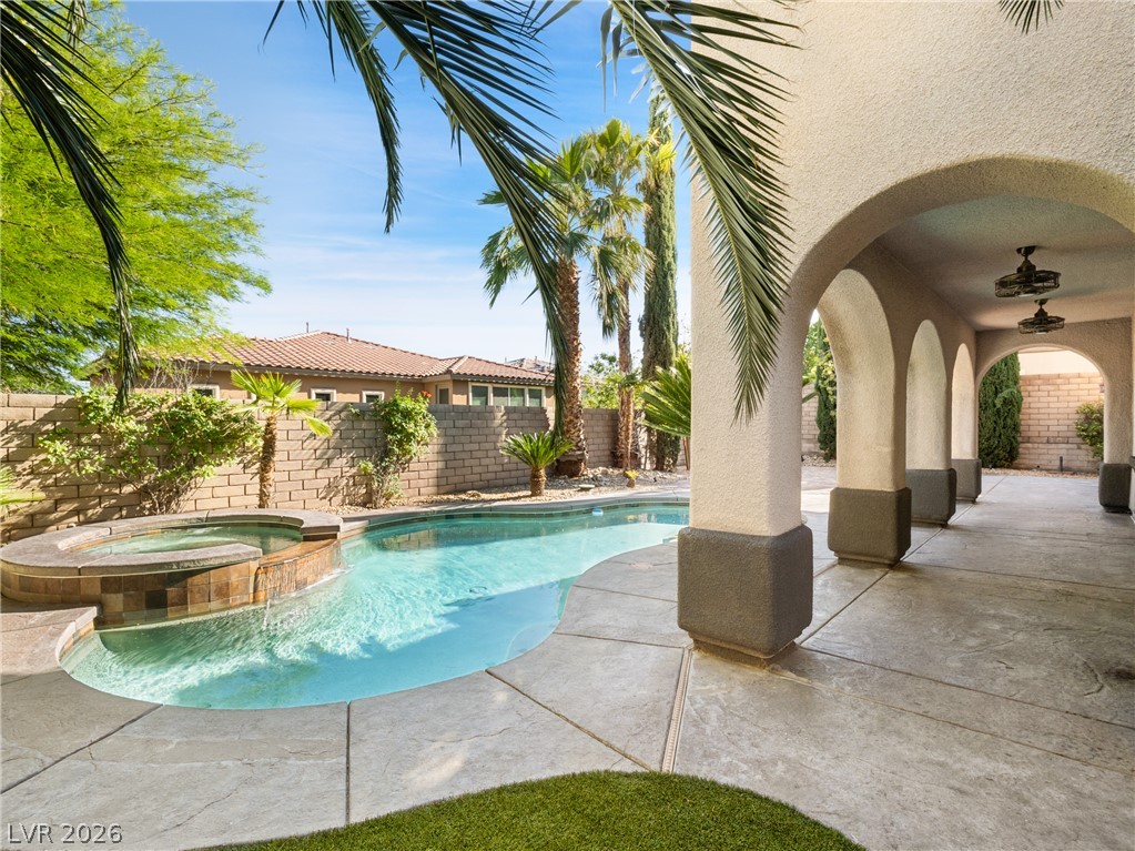 12113 El Portico Court Property Photo 5