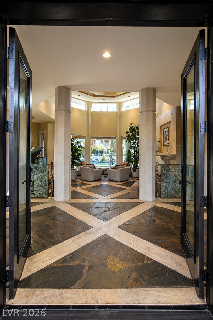 2326 Caserta Court Property Photo 4