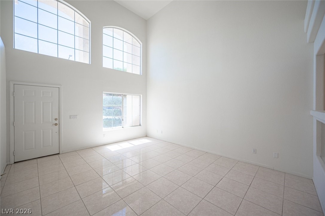 8512 Copper Ridge Avenue Property Photo 4