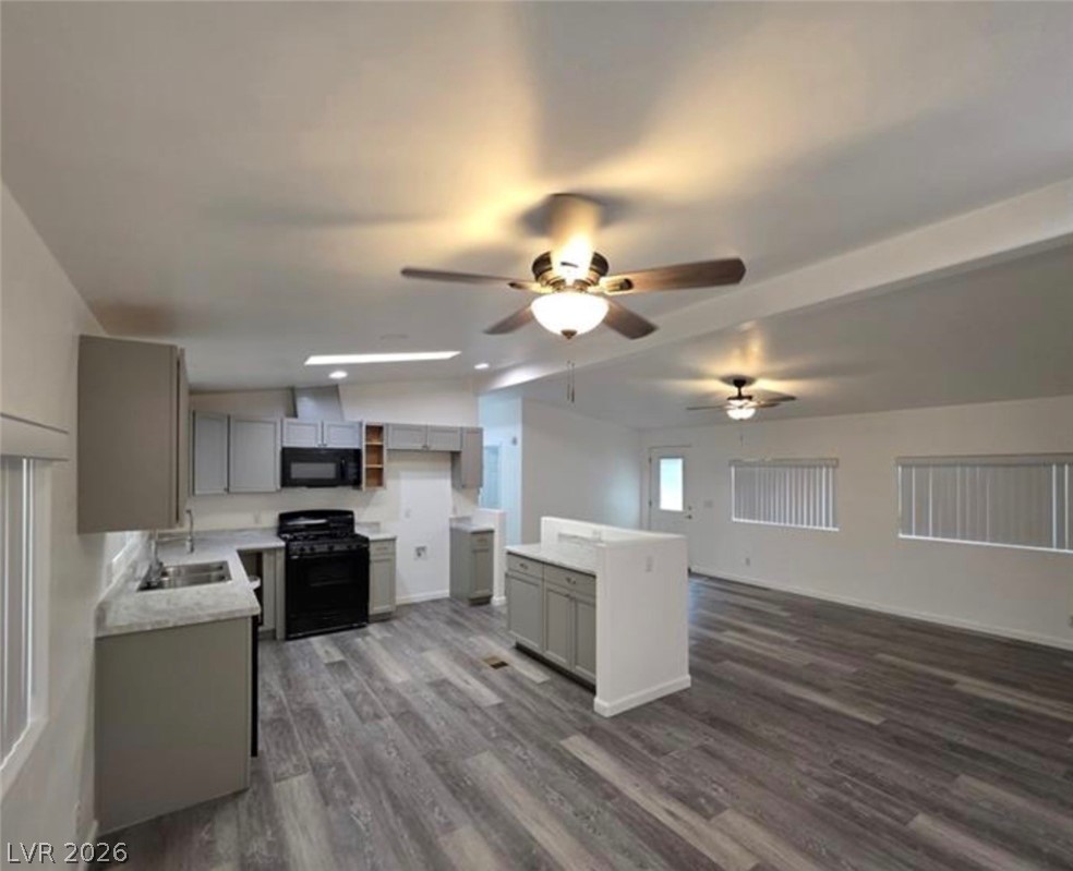 3253 Calanda Street Property Photo 11