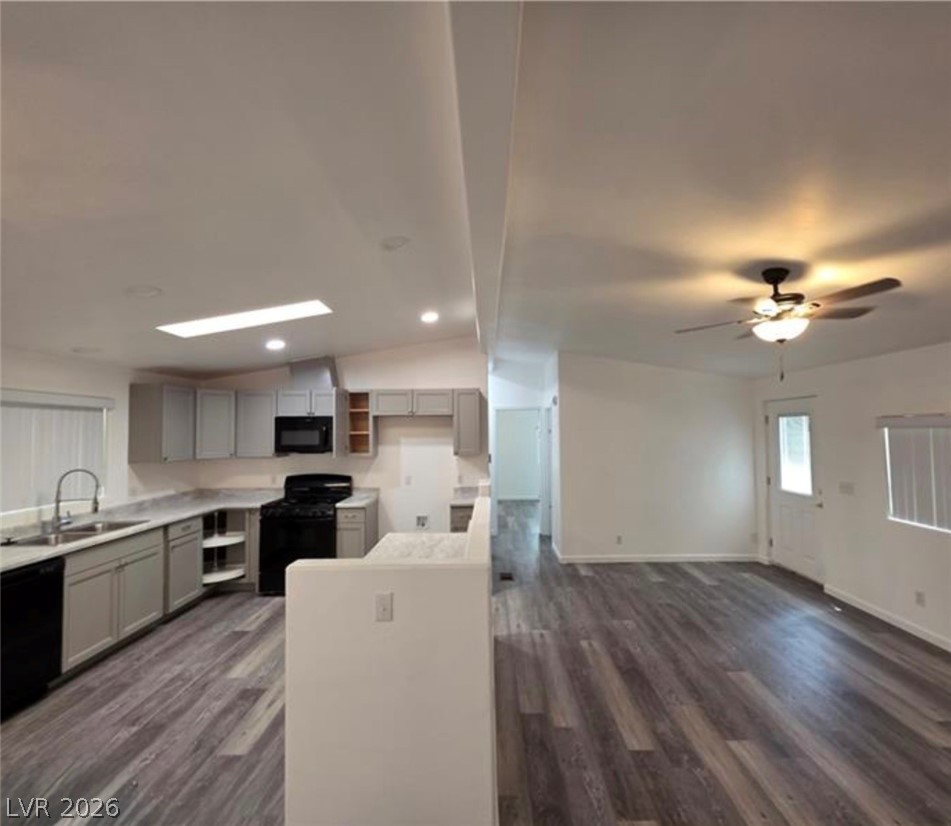 3253 Calanda Street Property Photo 12