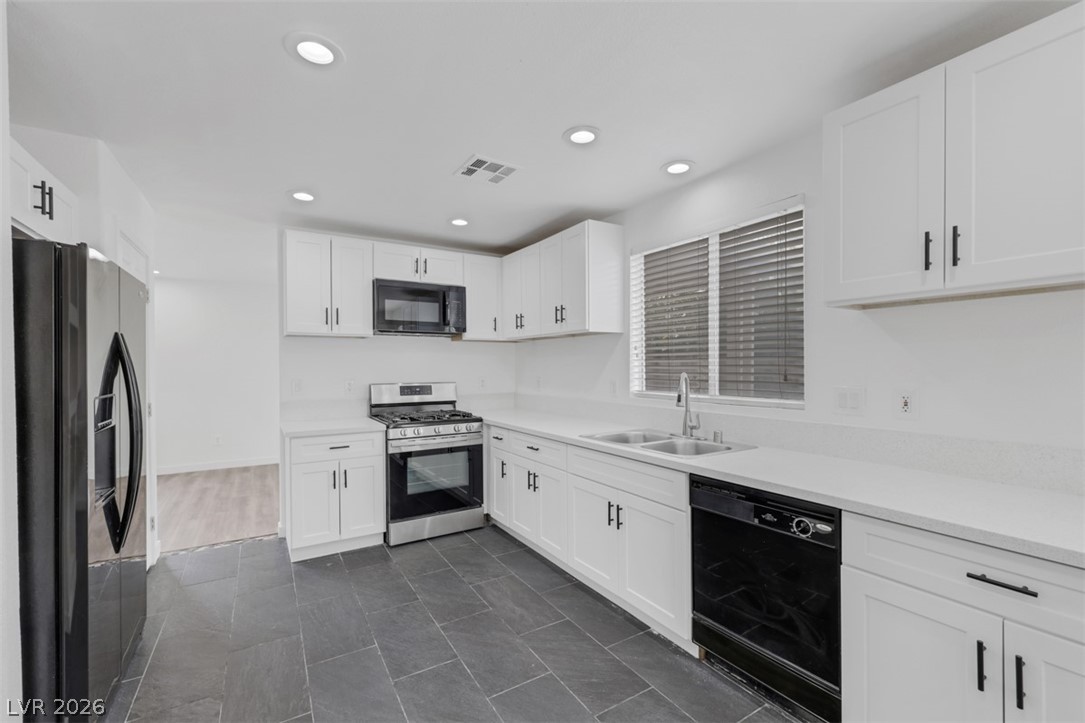 8633 Majestic Pine Avenue Property Photo 16