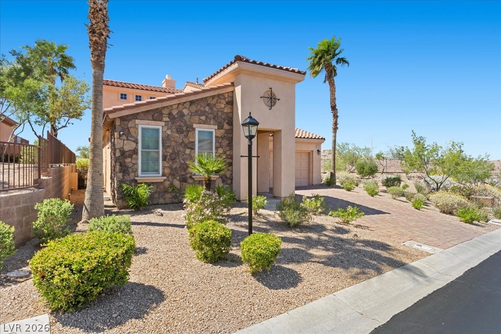 1195 Calcione Drive Property Photo 4