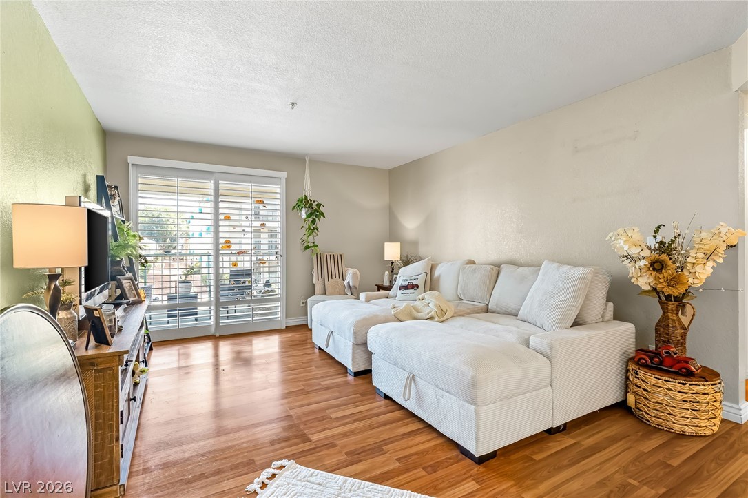 3550 Bay Sands Drive 2048 Property Photo 4