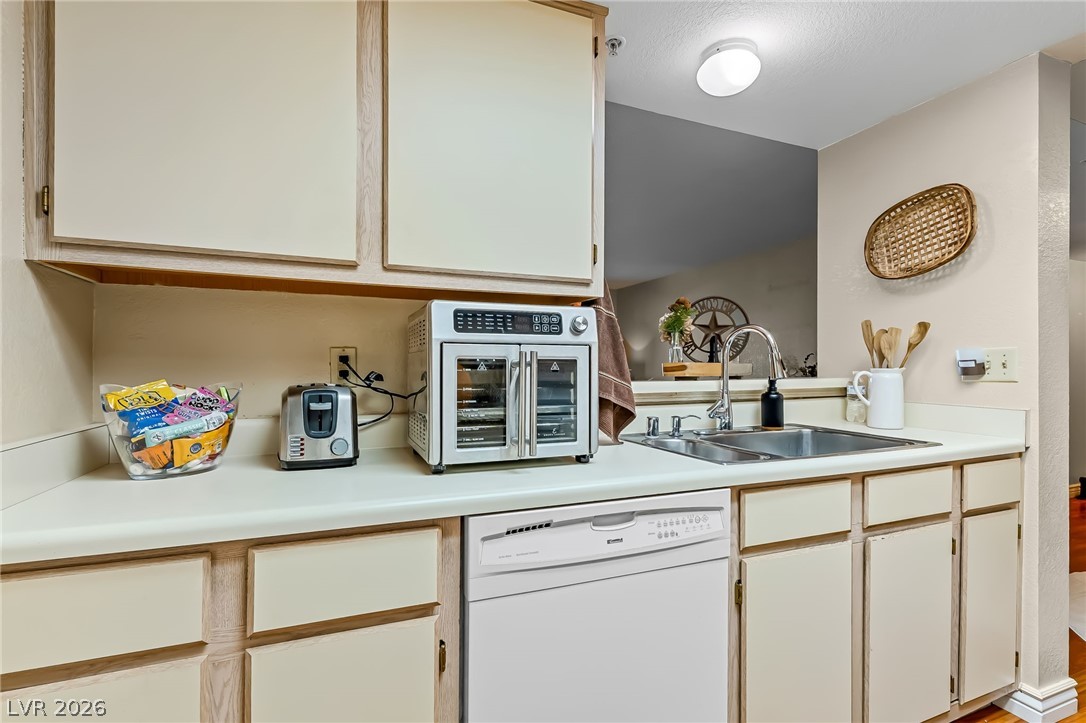 3550 Bay Sands Drive 2048 Property Photo 15