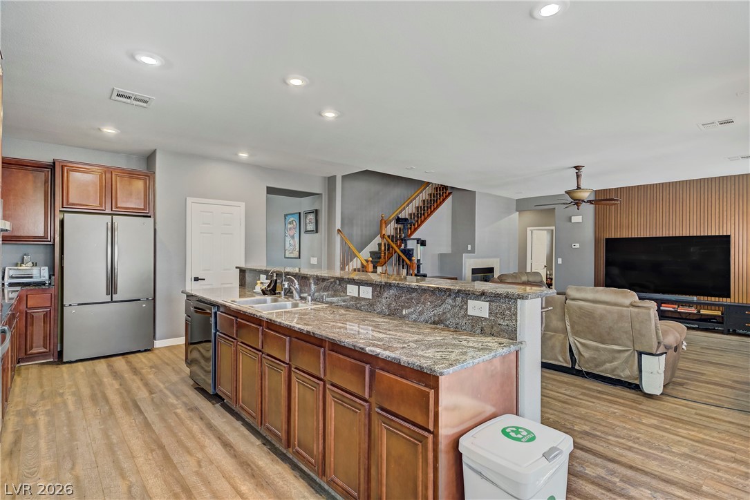 6908 Fox Sparrow Court Property Photo 6