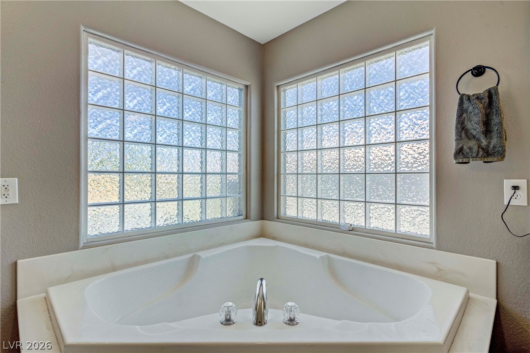 6908 Fox Sparrow Court Property Photo 24
