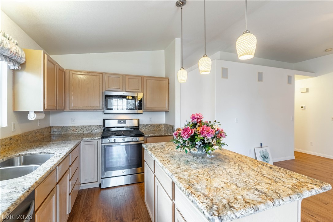 5460 Beach Pine Street Property Photo 10