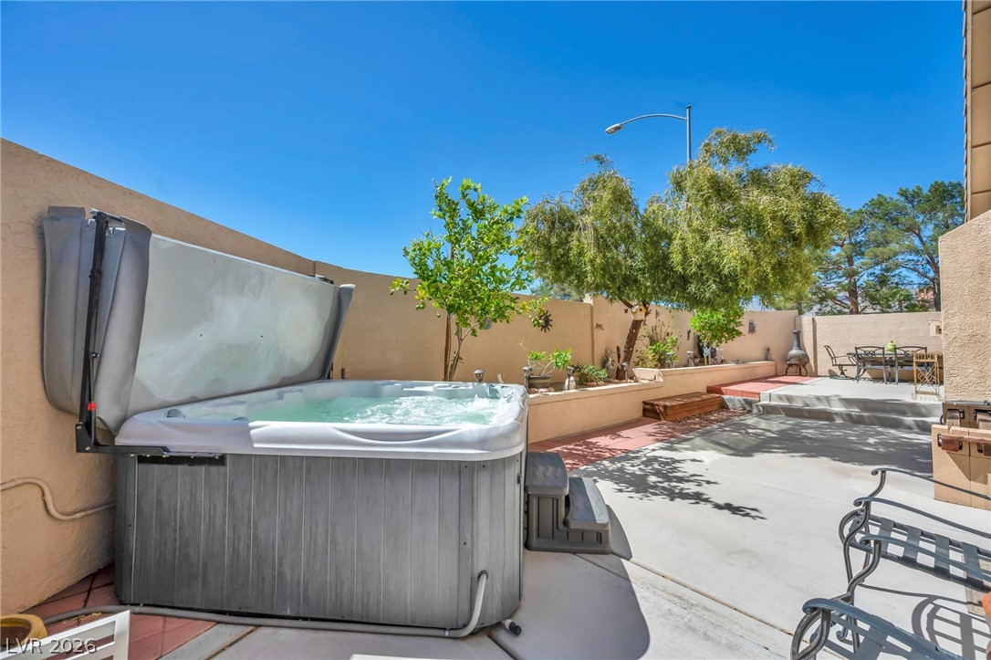 8765 Raindrop Canyon Avenue Property Photo 3