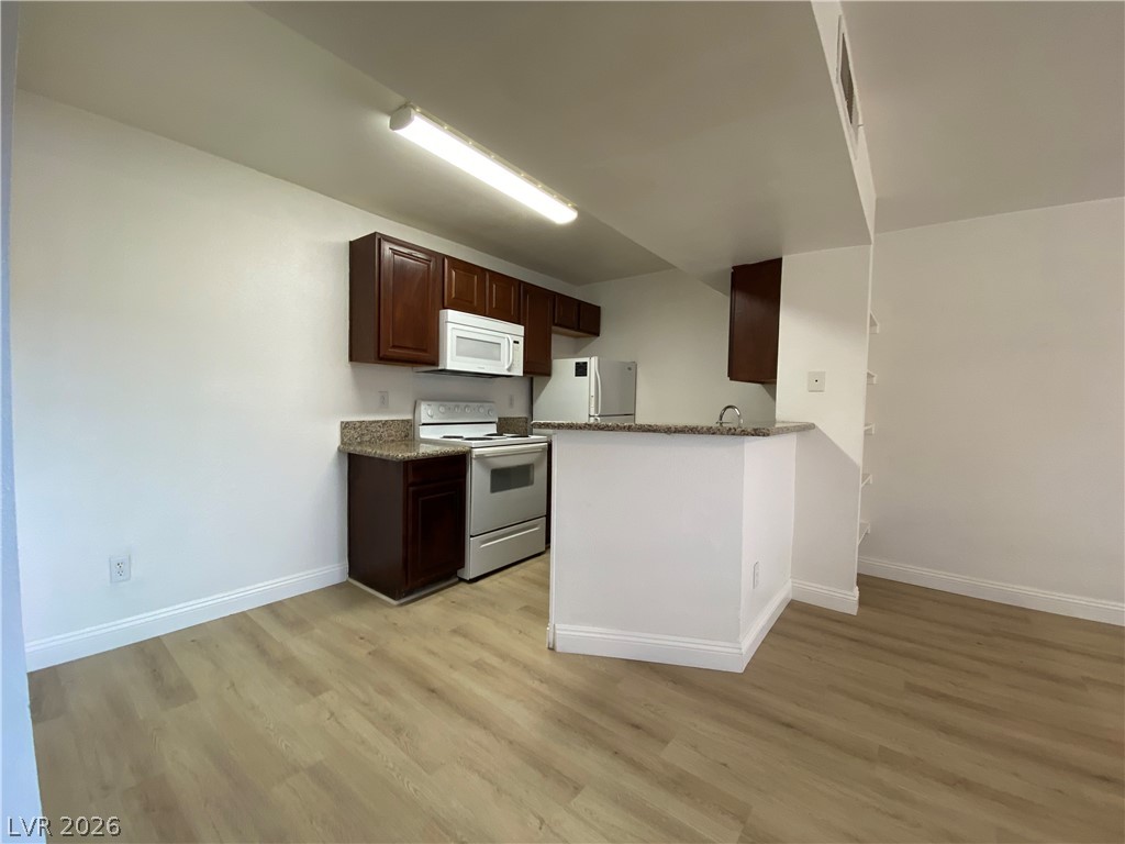 5174 South Jones Boulevard 207 Property Photo 5