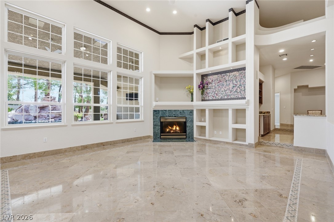 2212 Chatsworth Court Property Photo 8