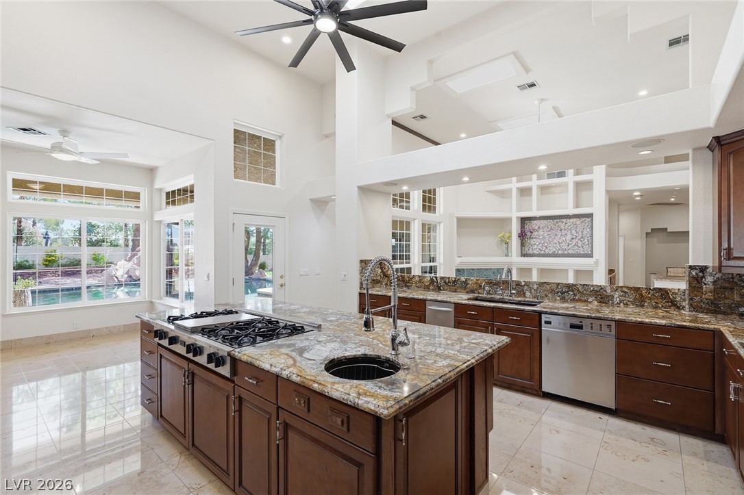 2212 Chatsworth Court Property Photo 19