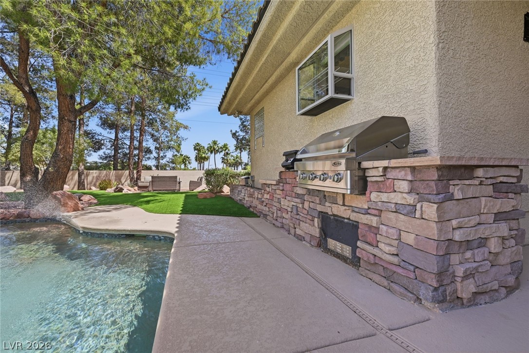 2212 Chatsworth Court Property Photo 75
