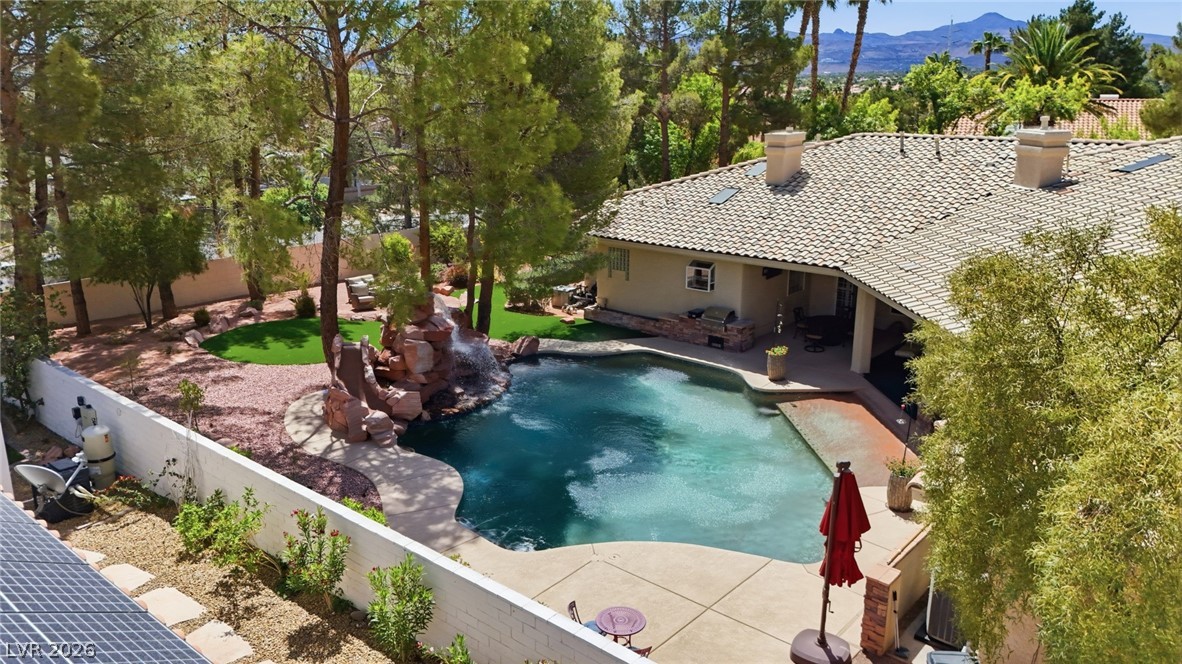 2212 Chatsworth Court Property Photo 78